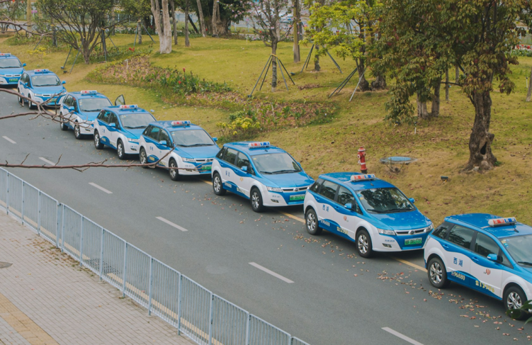 Electric vehicle fleet charging illustration